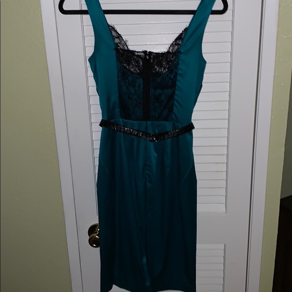 Mandalay emerald dress w/ Lace & detachable belt - Picture 6 of 7